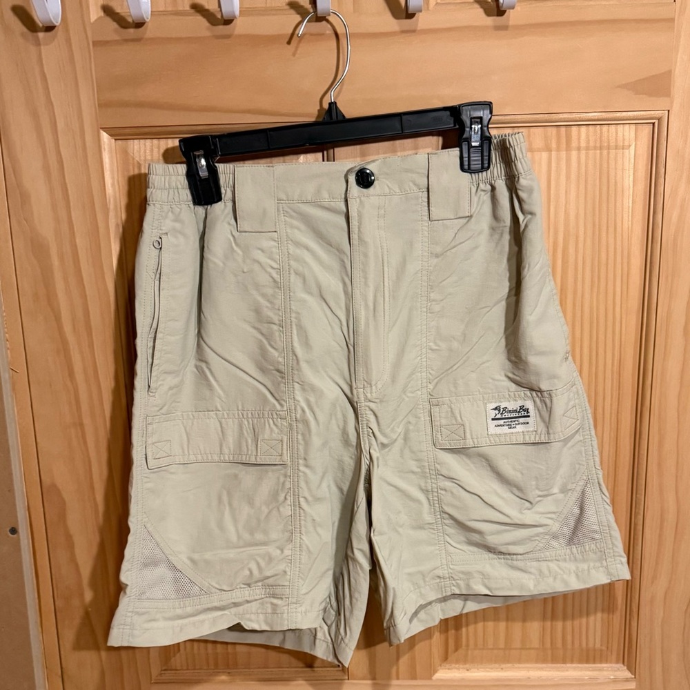 Mens medium khaki shorts. 7 inch inseam.